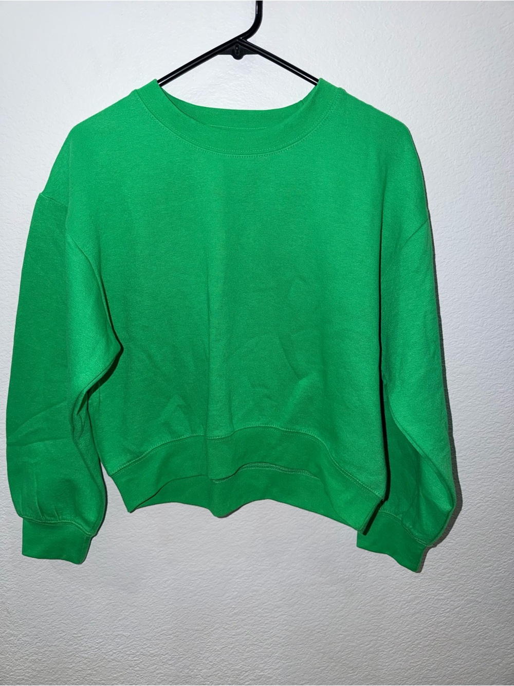 ZARA Classic Green Crewneck Women's Sweater